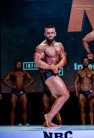CLASSIC PHYSIQUE НОВИЧКИ